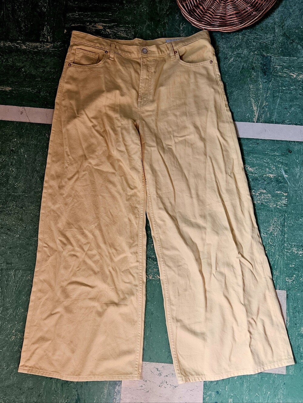 Gap butter-yellow jeans